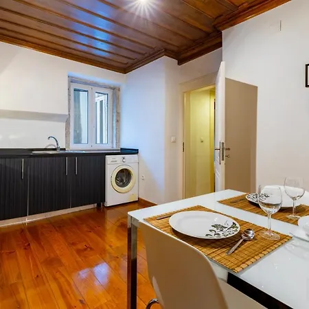 New Boutique Apt In Bairro Alto * リスボン