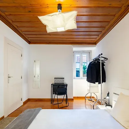 New Boutique Apt In Bairro Alto * Lissabon